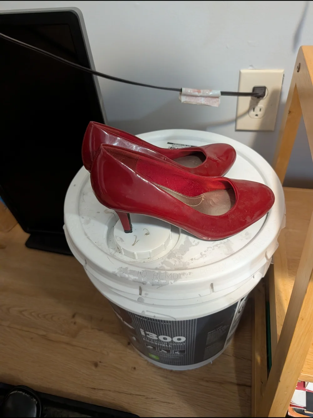 comfort plus by Predictions Women's Red Patent Round-Toe Pumps